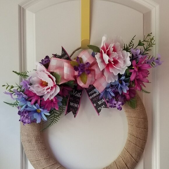 Mom Floral Wreath - Picture 4 of 7